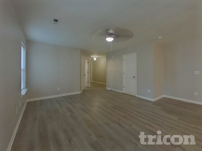 Foto del edificio - 123 Emily Crest Lane