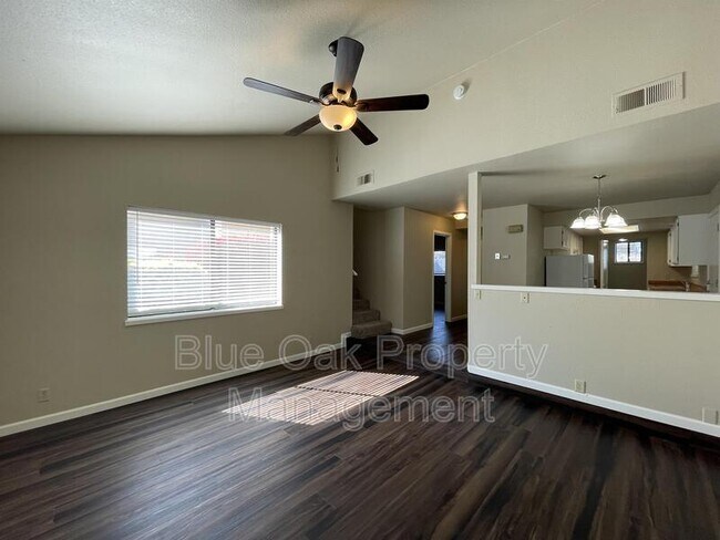 Foto del edificio - 2811 Morseman Ave