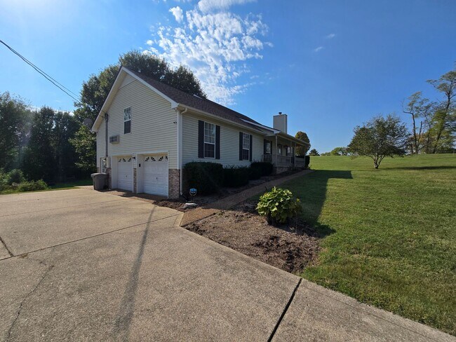 Photo - $2595 - 3 Bedrooms 2.5 Bath Country Home