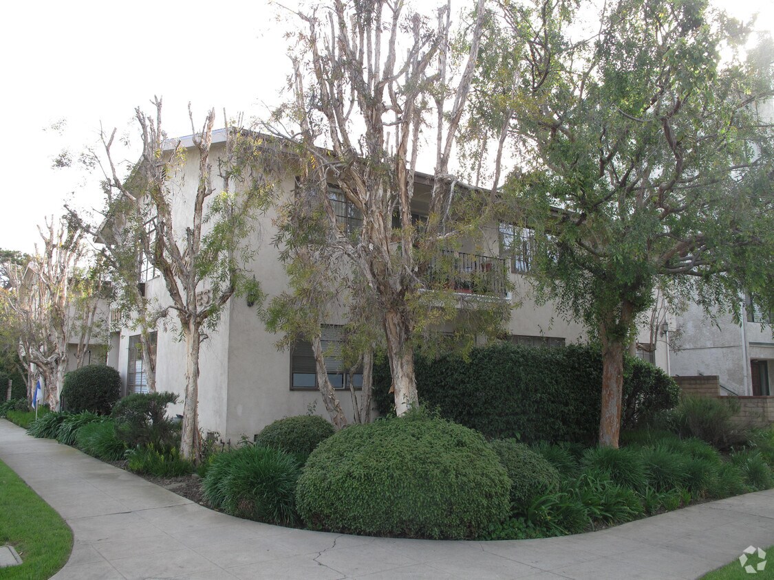 Building Photo - 11048 LA GRANGE AV