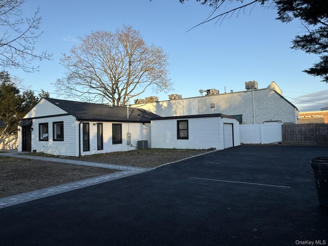 Primary Photo - 2 Park Ave