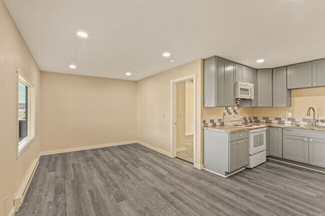 Foto del edificio - 6702 E 3rd Ave