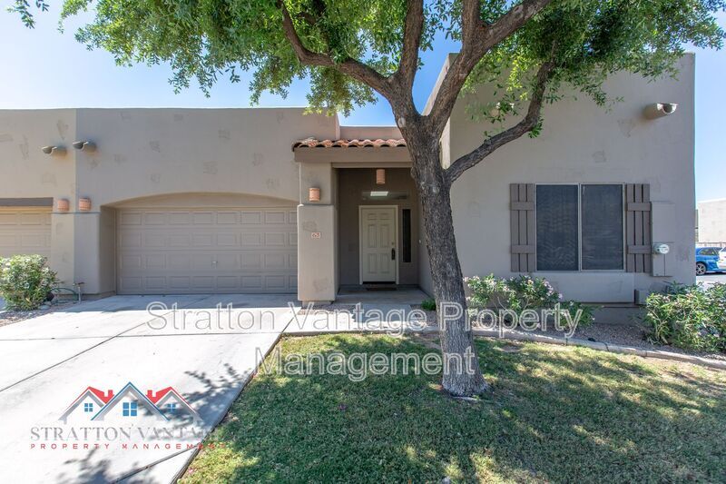 Primary Photo - 440 S Val Vista Dr
