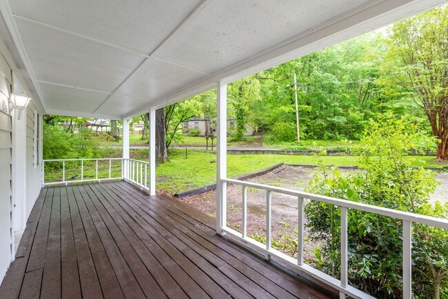 Building Photo - 91 Circle Dr