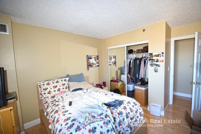 Building Photo - 15 N Beacon St