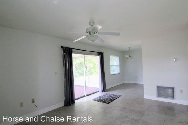Building Photo - 2 br, 2 bath Apartment - 125 Base Ave E.