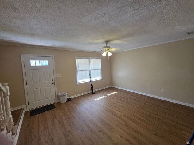 Photo - 3 BR 1.5 Bath Townhome located off Cedar road
