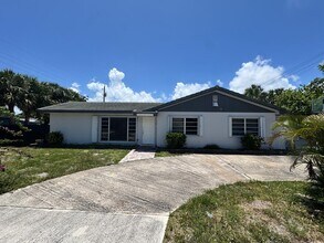 Building Photo - 1101 S Seacrest Blvd