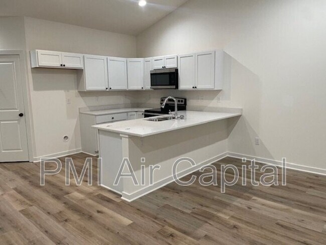 Foto del edificio - 5273 N Pinecrest Ct