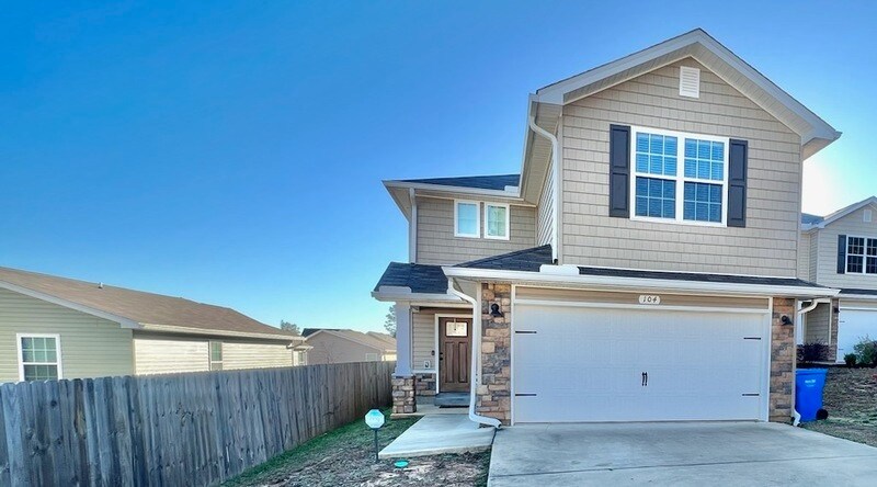 Primary Photo - 104 Bolte Ct