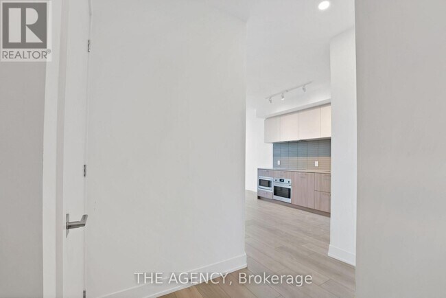 Building Photo - 36 Olive Ave