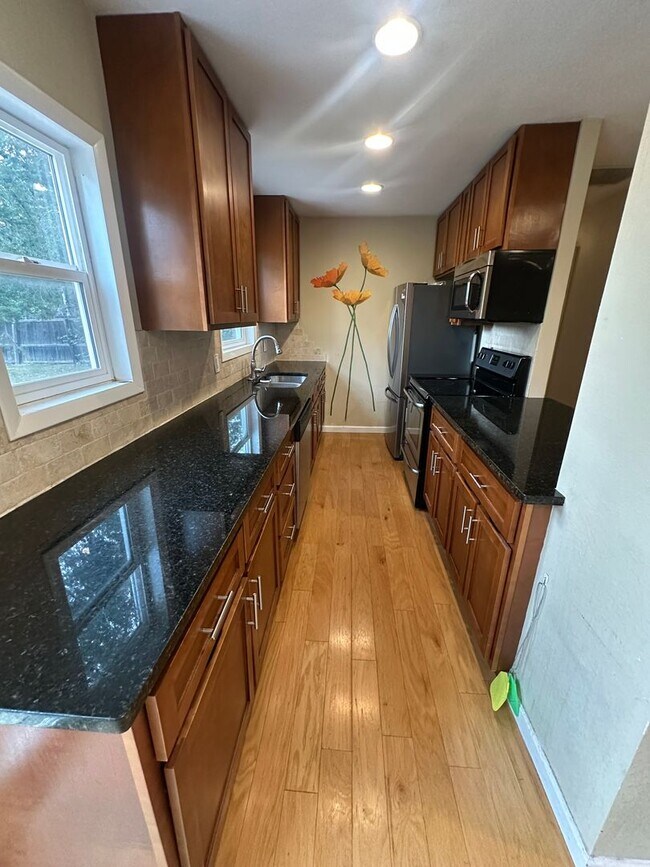 Foto del edificio - Great Location! Charming Ranch in University Hills- Large Lot!