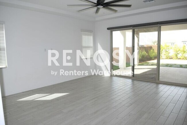Foto del edificio - Almost New 4 Br+Den+Loft 3.5 Ba 3 Cg in Sienna Hills Next to Verrado in Buckeye