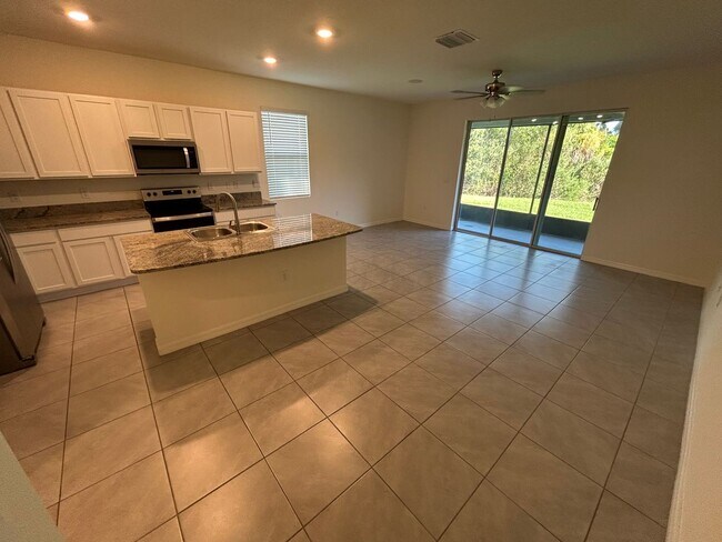 Foto del edificio - 8736 Milestone Dr