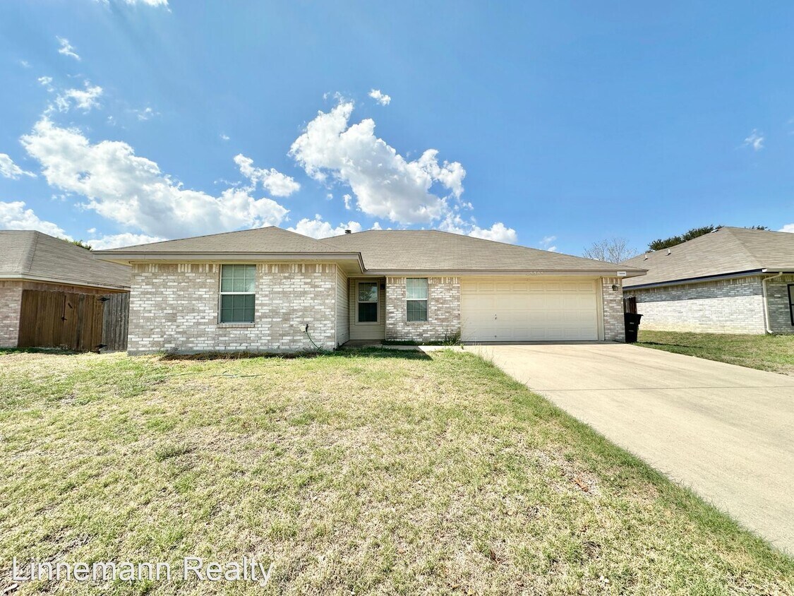 Primary Photo - 3 br, 2 bath House - 5305 Gunnison Drive