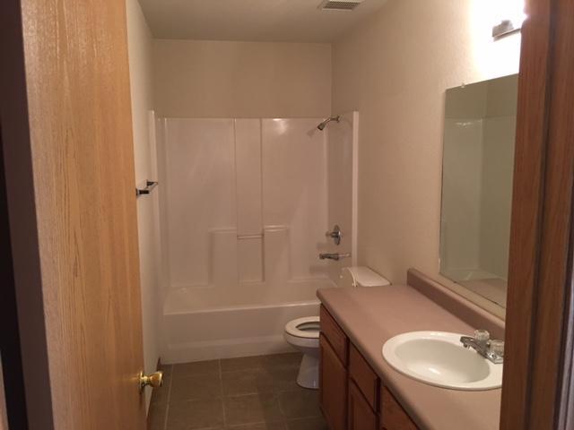 Foto del edificio - 2715A Meadow Wood Pl