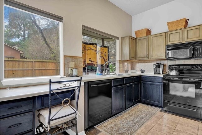 Building Photo - 4114 Meadowgold Ln