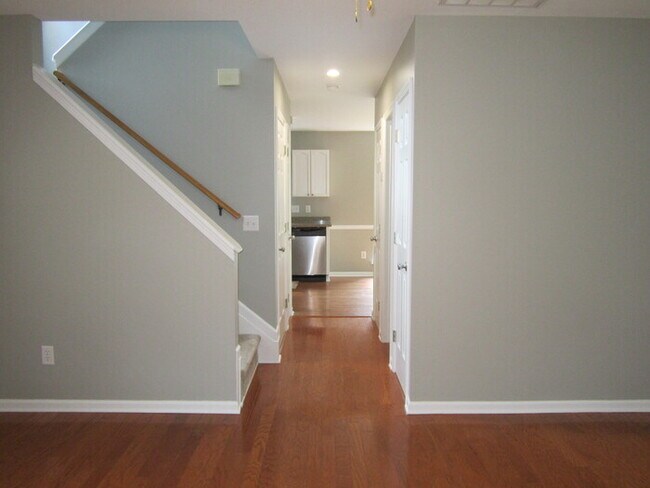 Building Photo - Beautiful Updated Home in Desirable Starmo...