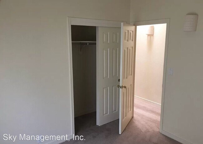 Foto del edificio - 3 br, 2 bath House - 11712 Kings Canyon Ro...