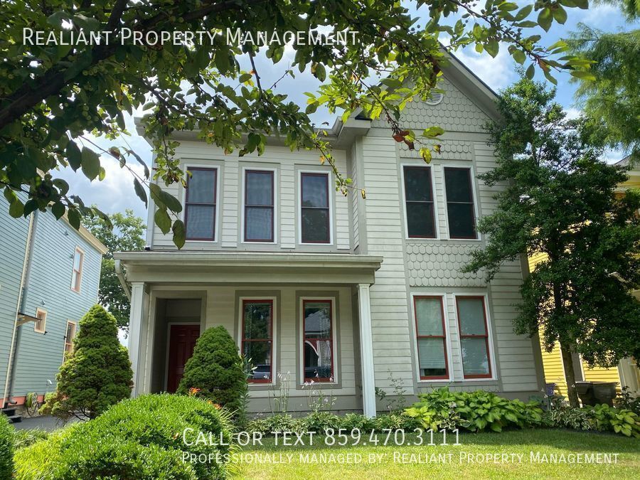 Foto principal - 3 Bedrooms, 2 baths. Downtown Lexington be...