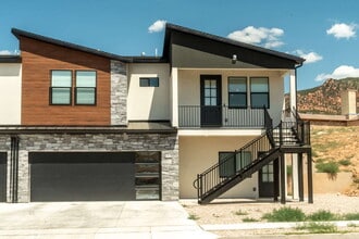Building Photo - 611 S 75 E