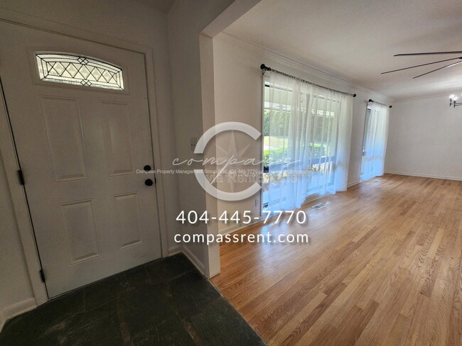 Foto del edificio - 2636 Whiteleigh Ct NE