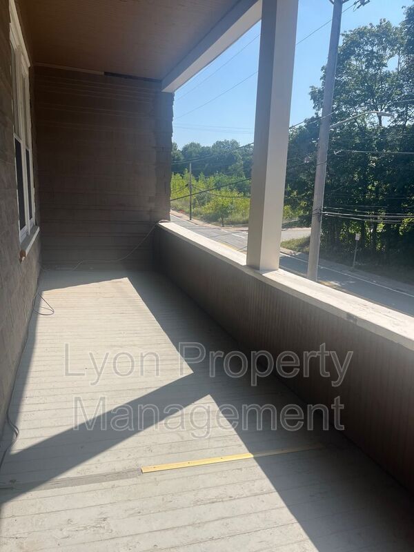 Primary Photo - 352 Manville Rd