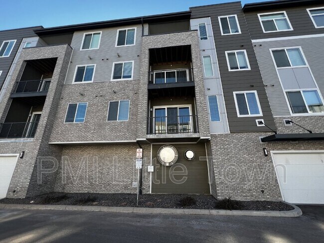 Foto del edificio - 460 E Fremont Pl