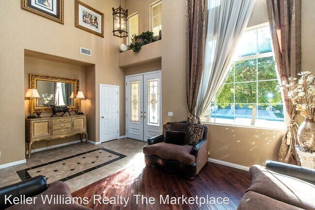 Building Photo - 5 br, 3.5 bath House - 1412 European Drive