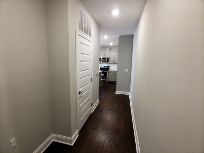 Foto del edificio - AVAILABLE NOW! 2-Bed/2-Bath Condo in Franklin
