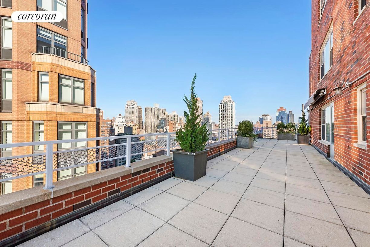 Foto principal - 177 E 75th St