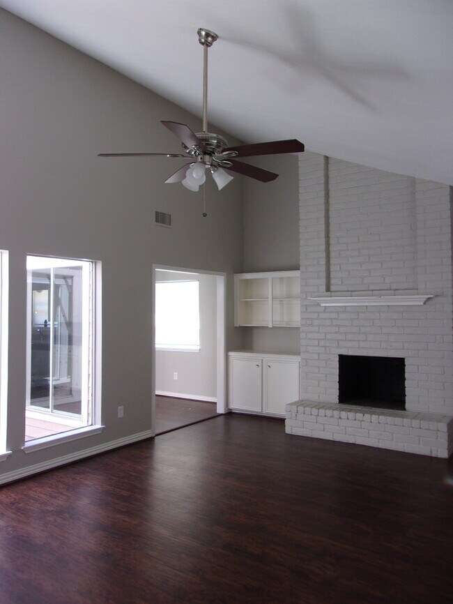 Building Photo - 5123 Crystal Bay Houston, Texas 77084