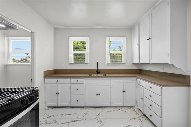 Building Photo - 1222 Aldine Ct