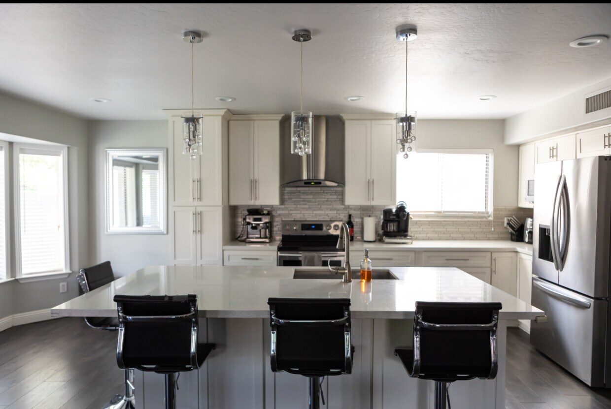 Foto principal - 984 E Princeton Ave