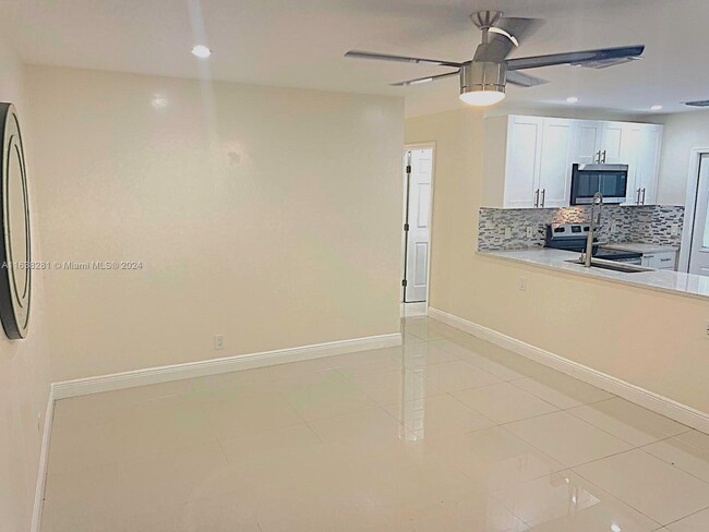 Foto del edificio - 1187 NW 29th Ter