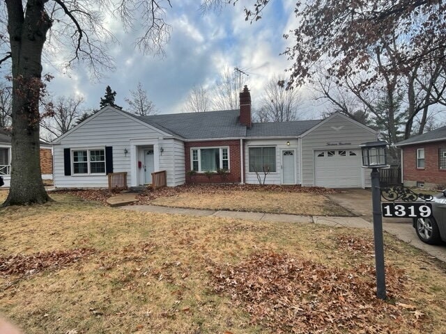 Foto del edificio - Spacious 2-Bedroom Home with Fireplace, Bonus Room, Fenced Yard & Garage