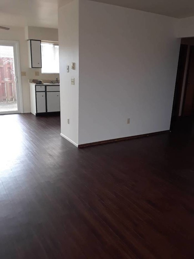 Building Photo - 4665 Wayne Meadows Cir