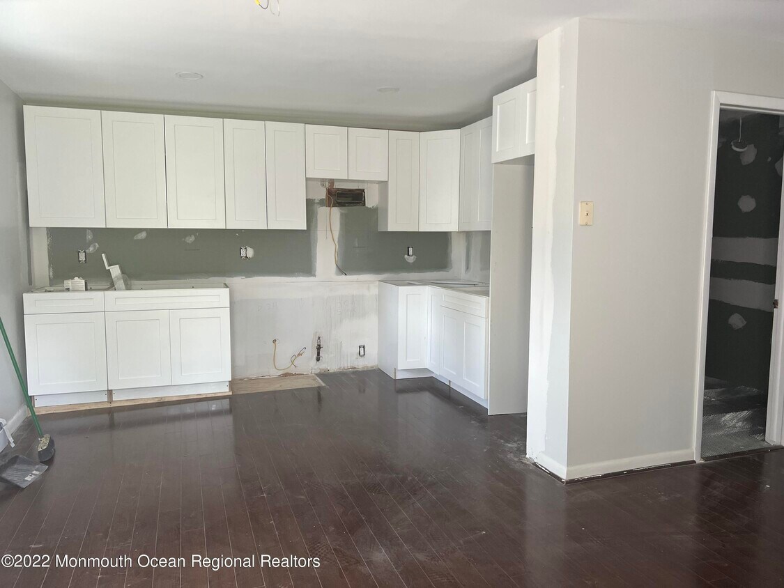 Foto principal - 655 Westwood Ave