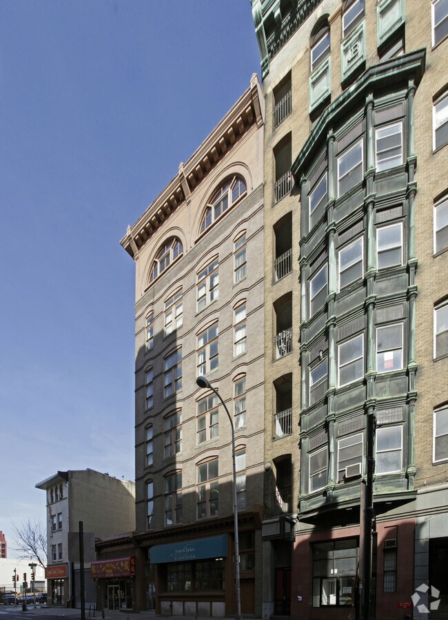 Building Photo - 1033-1035 Race St