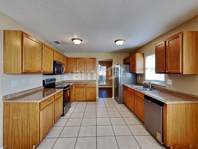 Building Photo - 1461 Whooping Dr