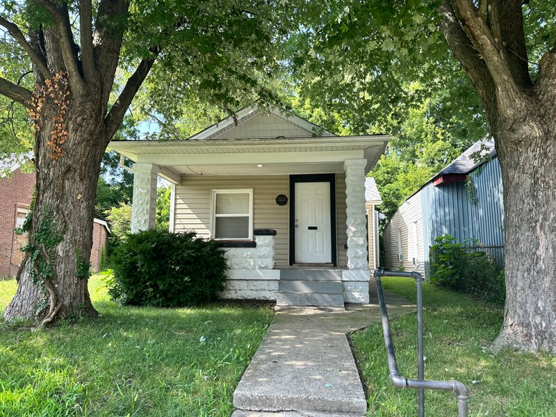 Primary Photo - 3213 Hale Ave