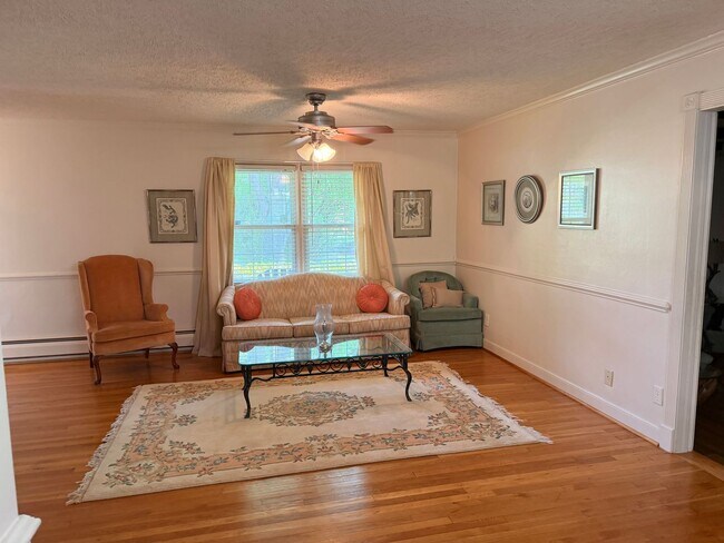 Foto del edificio - 5509 Whirlaway Rd