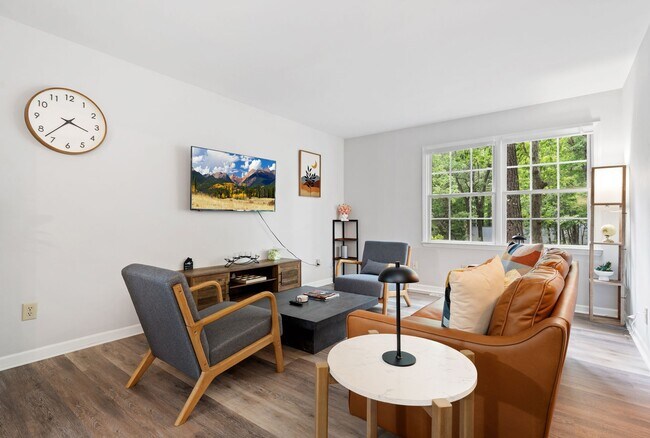 Foto del edificio - 6716 Glendower Rd