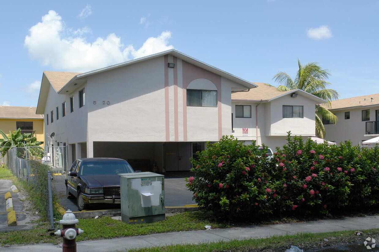 Building Photo - 5820 W 25th Ct