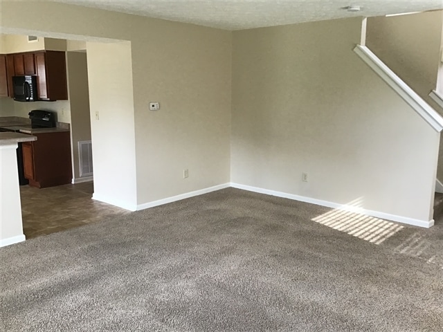 Building Photo - 5640 Rambling Dr