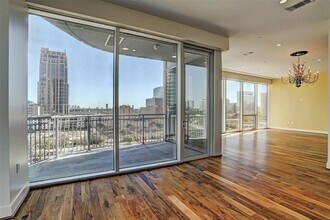 Building Photo - 1600 Post Oak Blvd