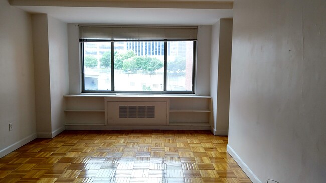 Building Photo - 1121 ARLINGTON Blvd