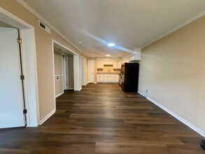 Building Photo - 104 Cordillo Pkwy