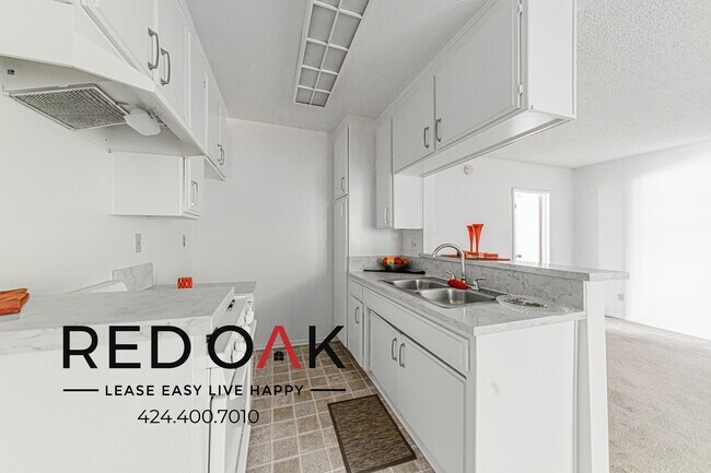 Building Photo - 17821 Halstead St-8