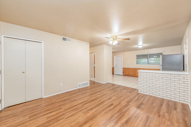 Photo - 1816 E Tucker Blvd House